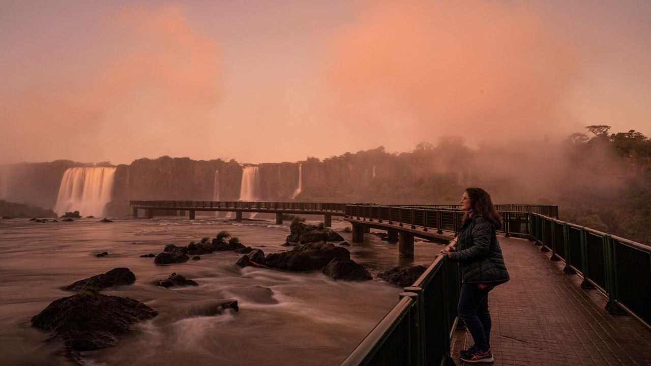 Nascer Do Sol Nas Cataratas Brasileiras Com Café Da Manhã foto 3