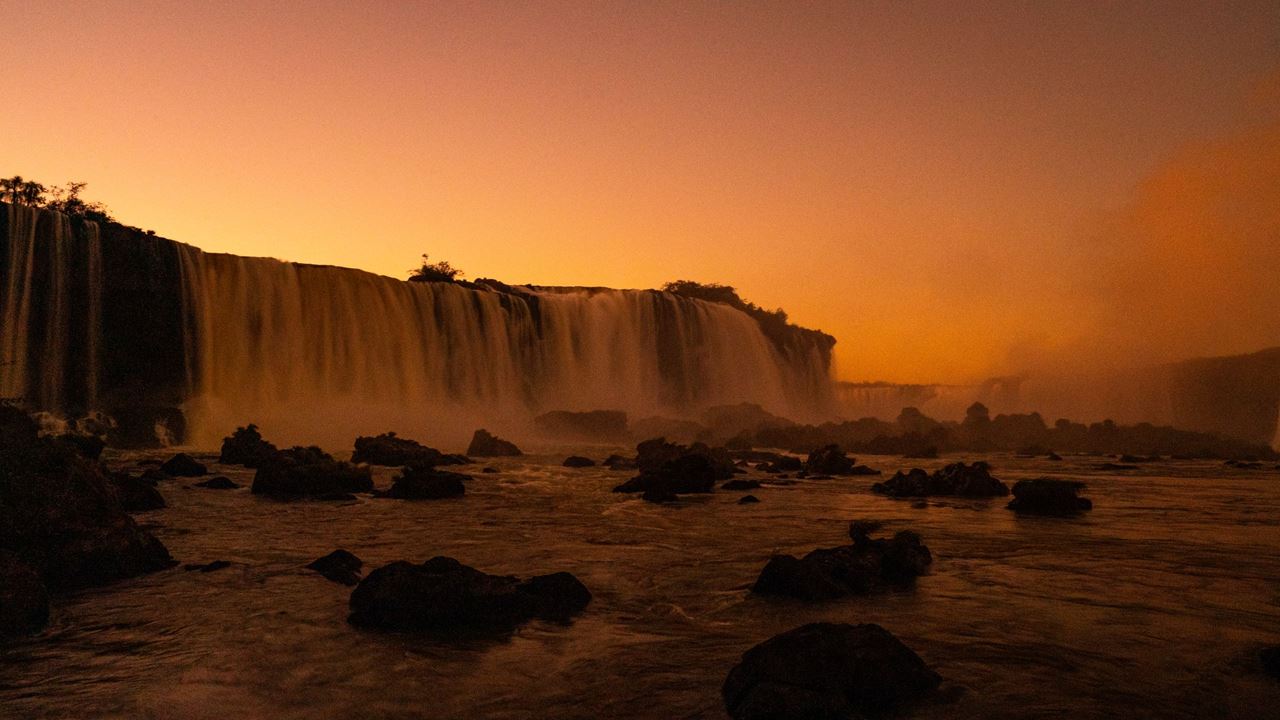 Nascer Do Sol Nas Cataratas Brasileiras Com Café Da Manhã foto 7