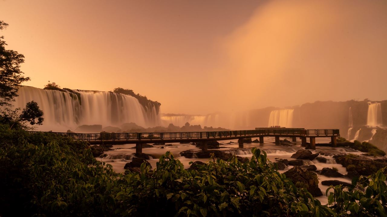 Nascer Do Sol Nas Cataratas Brasileiras Com Café Da Manhã foto 4