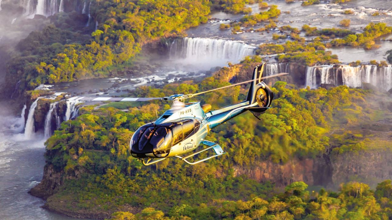 Voo De Helicóptero Sobre As Cataratas Do Iguaçu foto 3