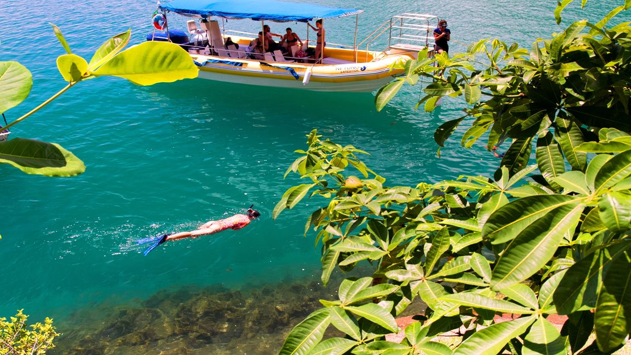 Lancha Rápida A Saco Do Mamangua
